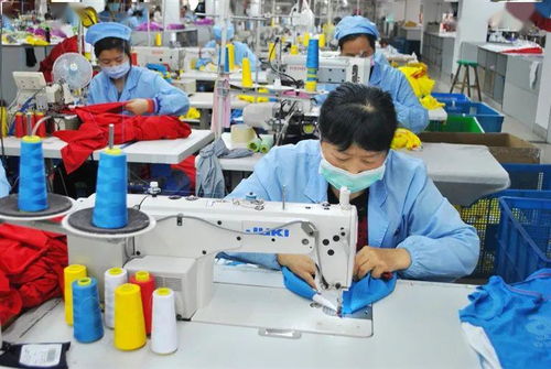 從外貿(mào)轉(zhuǎn)向內(nèi)需 北侖中小紡服企業(yè)以“服飾”之韌，迎戰(zhàn)疫情“大考”